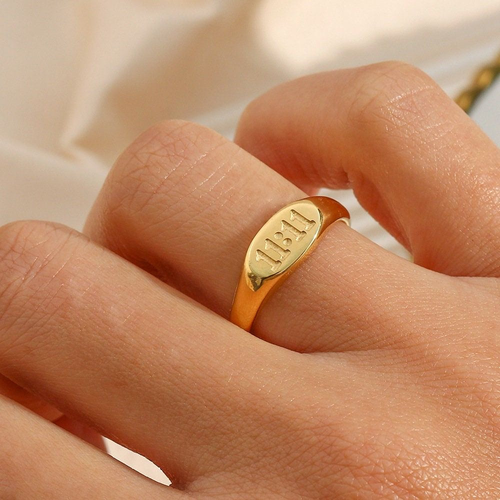 11:11 ring