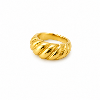 Crossiant Ring